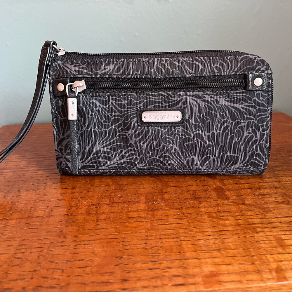 Baggalini Women’s Zip Around Wallet Midnight Blossom print Wristlet